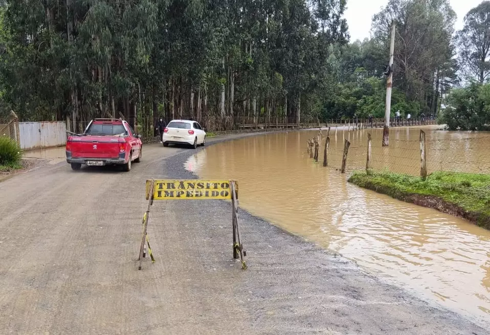 Ponte do Lageado que liga Rio Negro a Rio Negrinho está interditada